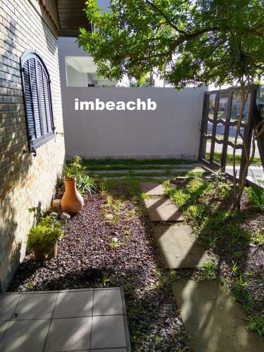 Casa Com 2 Quartos No Centro Da Praia De Imb� Rs