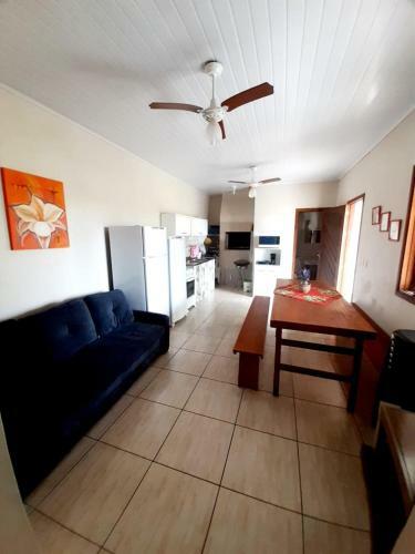 Casa Grande Com Amplo Terreno Em Imb�