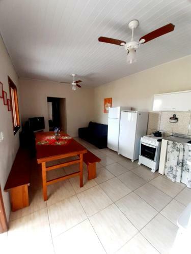 Casa Grande Com Amplo Terreno Em Imb�