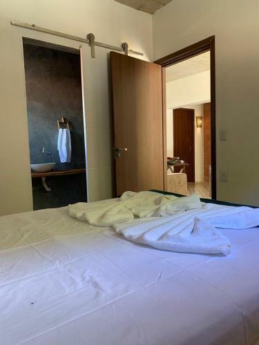 Casa Amarela - 3 Su�tes E Piscina
