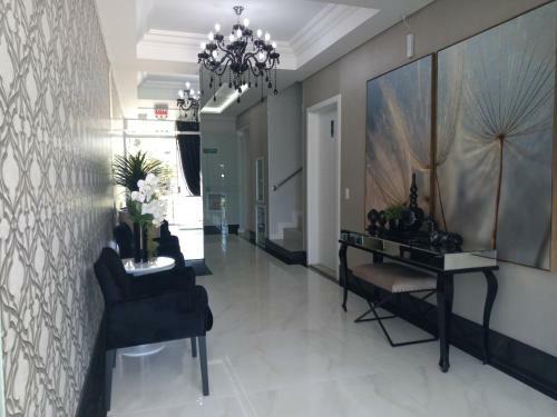 Apartamento Mariscal 02 Dormit�rios, 80m Do Mar, Com Piscina