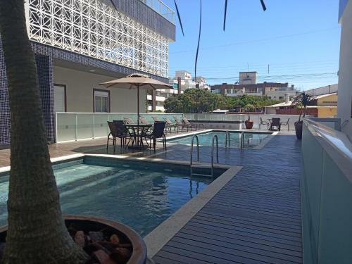 Apartamento Mariscal 02 Dormit�rios, 80m Do Mar, Com Piscina