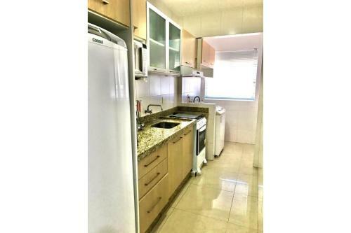 Confort�vel Apartamento 3 Quartos Na Praia de Bombas