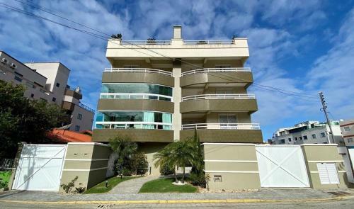 Confort�vel Apartamento 3 Quartos Na Praia de Bombas