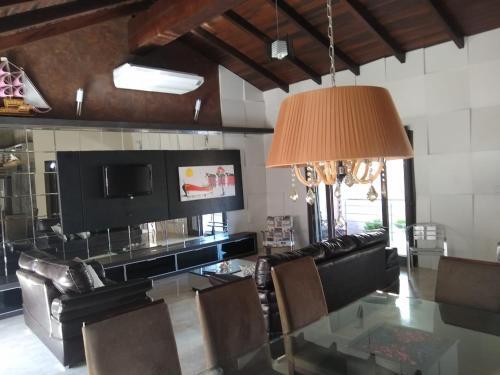 Bombinhas Bombas - Casa 6 Pax - Cod 331