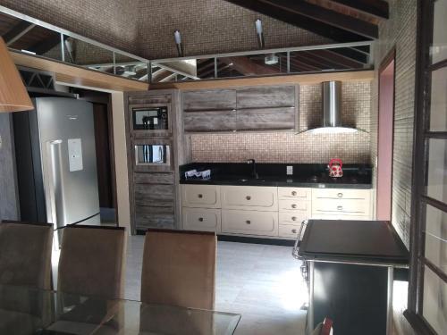Bombinhas Bombas - Casa 6 Pax - Cod 331