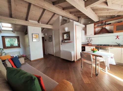 The Tiny House 5 Mins Walk From The Lake