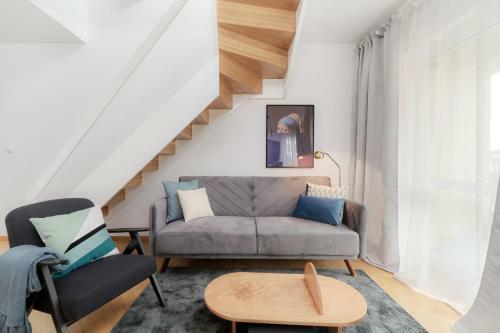 Two Level Apartment 2waters By Renters