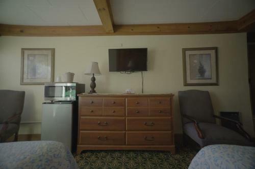 Betty Doon Motor Hotel