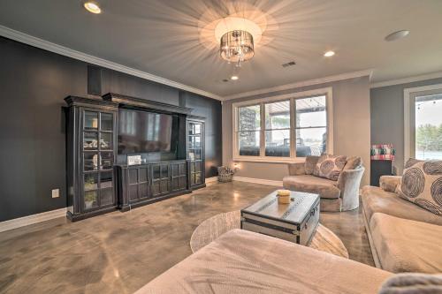 Luxe Waterfront Home With Private Lake Access!
