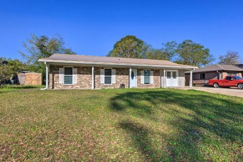 Sleek Ocean Springs House With Fenced Backyard!
