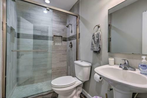 Sleek Ocean Springs House With Fenced Backyard!