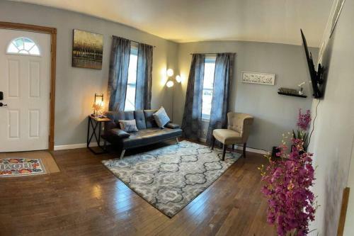 Cheerful Residential House With All Yours Needs.