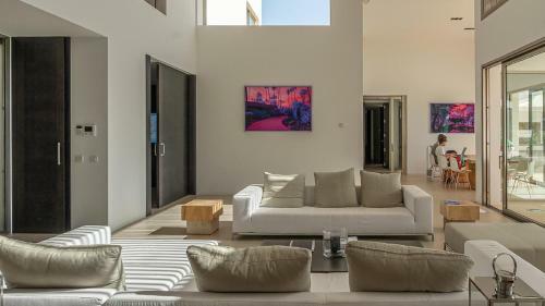 Wonderful And Unique Villa With An Amazing Pool