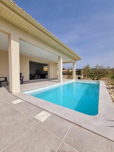 Goudargues Villa Toute �quip�e, 300m Du Centre.