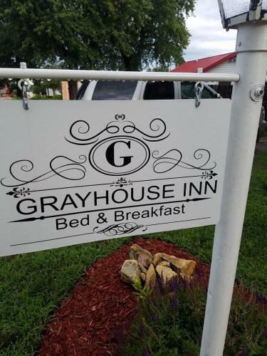 Bed & Breakfast Grayhouse Inn