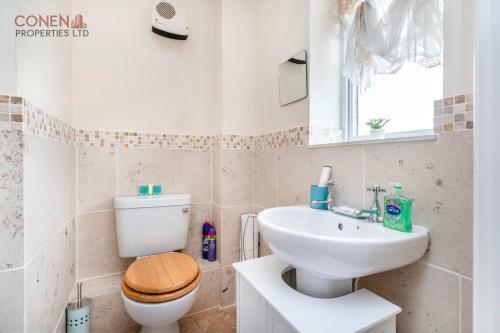 Stunning 2-bed Apartment In Grays