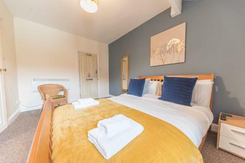 Central Location 5 Private Ensuite Bedrooms Great For Work Or Play