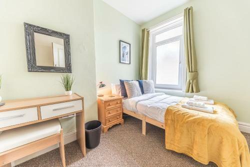Central Location 5 Private Ensuite Bedrooms Great For Work Or Play