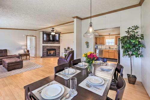 Gatlin Creek Rest Stop Home With Fireplace!