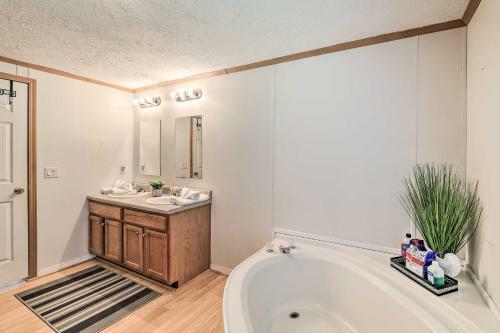 Gatlin Creek Rest Stop Home With Fireplace!