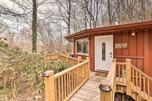 Eclectic Banner Elk Home With Fire Pit And Grill!