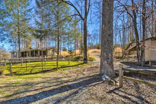 Quaint Hayesville Home On 6 Acres With Fire Pit