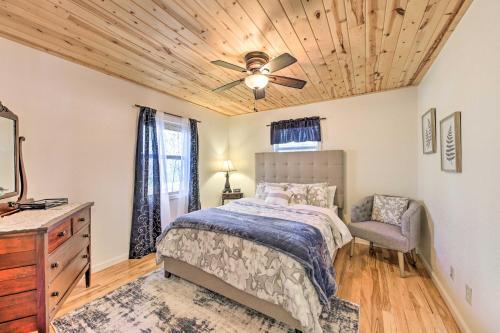 Scenic Escape With Outdoor Dining And Fire Pit!