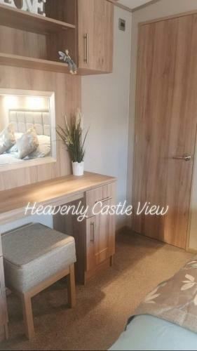 Heavenly Castle View - Luxury Mini Lodge With Castle Views
