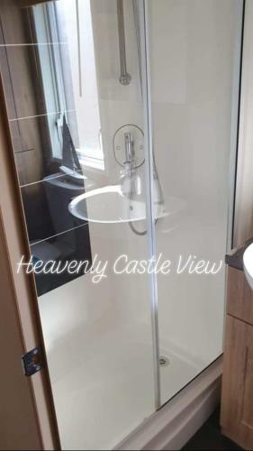 Heavenly Castle View - Luxury Mini Lodge With Castle Views