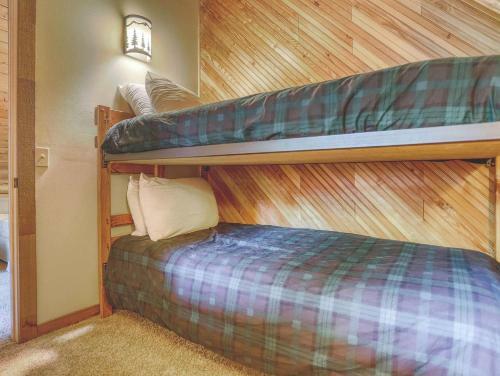 Cedarwood Lodge