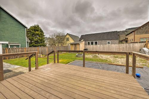 Rockaway Beach A-frame With Updated Interior!