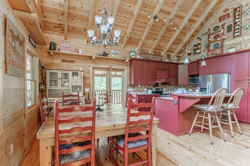 Powdermill Lodge Hot Tub Arcade Fire Pit