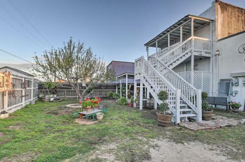 Vintage Calvert Apartment With Large Balcony!