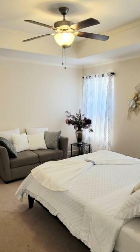 Elegant, Family-friendly, Cozy And Comfortable Home!