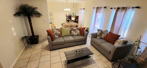 Elegant, Family-friendly, Cozy And Comfortable Home!