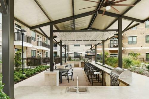 Apartamento Luxury 2br In Upscale Dallas Community, Pool View