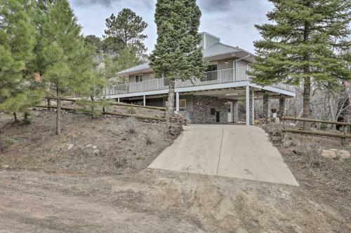Peaceful Pine Valley Home With Deck And Mtn Views