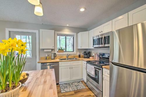 Cozy Shenandoah Valley Home With Wooded Views!