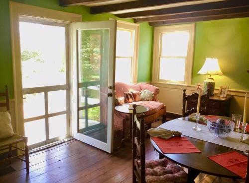 Bed & Breakfast Hollymead House