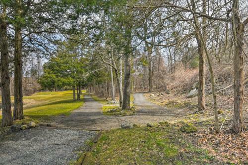 Vernon Township Home With Deck On Golf Course