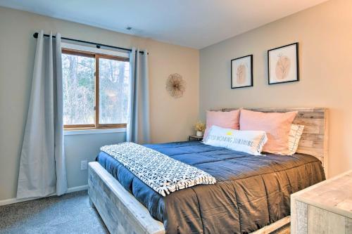 Vernon Township Home With Deck On Golf Course