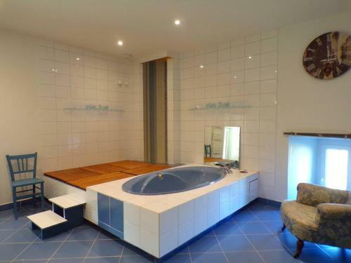 Le Sabatin - Maison de Charme, Un �crin de Verdure