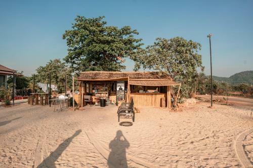 Hotel Golden Paradise (Maungmagan Beach)