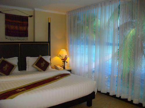 Lux Riverside Hotel & Apartment