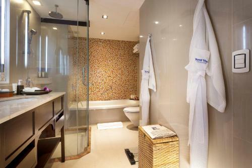 Hotel Dusit Thani Laguna Phuket - Sha Extra Plus