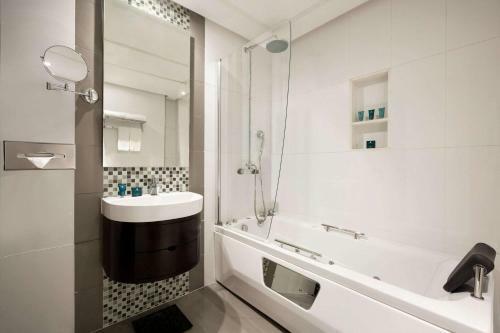 Hotel Wyndham Garden Manama