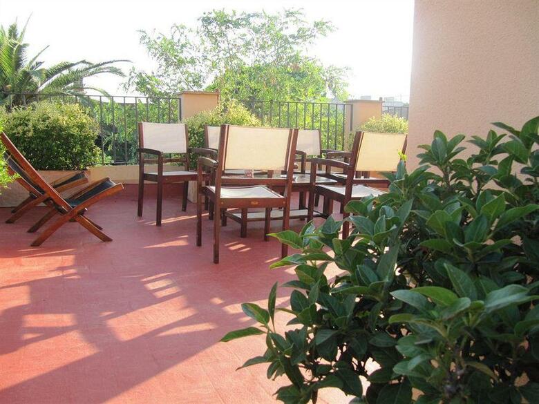 Hostal Feetup Garden House