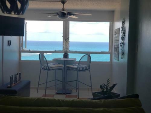 Apartamento Breezy Beachfront Property With View Of Paradise