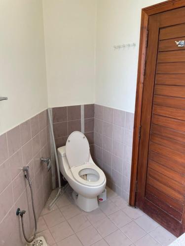 Savoy Apartments F11